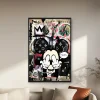 Üzerinde Bir Taç Bulunan Bir Mickey Mouse Graffiti — Kanvas Tablo