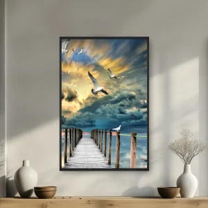 Gün Batımında Ahşap Bir İskelenin Üzerinde Uçan Martılar Sürüsü — Kanvas Tablo