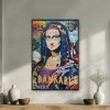 Kafasında Taç Ve Yüzünde Sözleri Olan Bir Kadının Grafiti — Kanvas Tablo