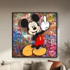 Sağ Eliyle Bir Şeye İşaret Eden Bir Mickey Faresi — Kanvas Tablo